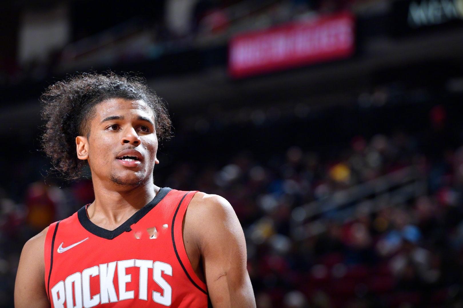 升超两位数 升超两位数